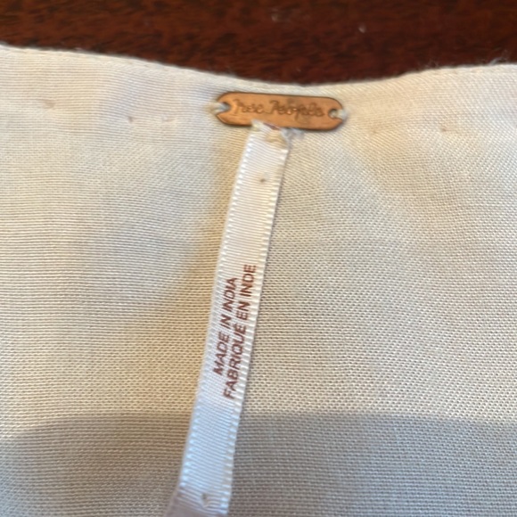 Beautiful embroidered shirt with beadwork - Picture 3 of 3